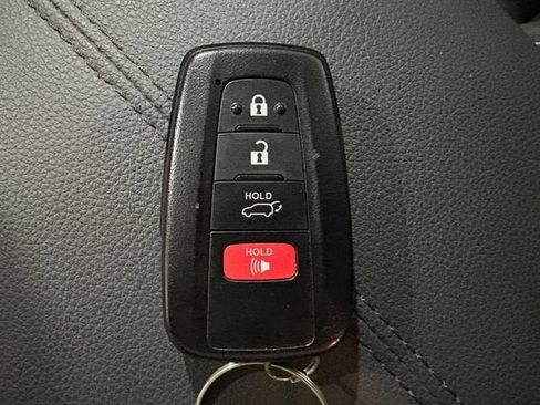 Certified 2021 Toyota RAV4 XLE Premium AWD/4WD image 22
