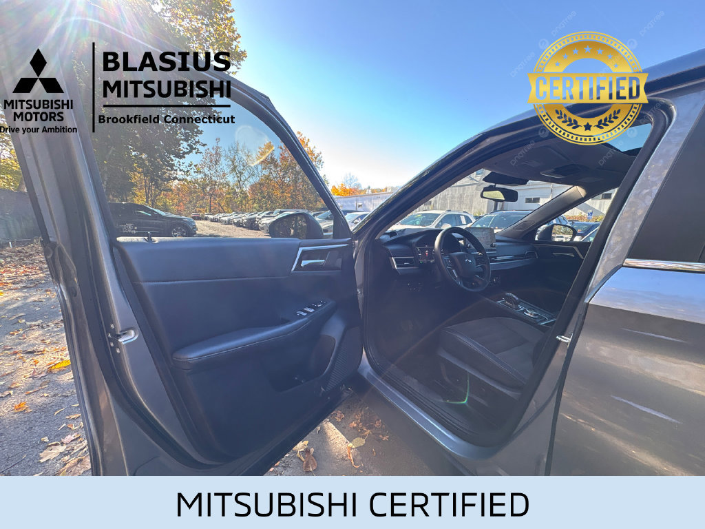 Used 2023 Mitsubishi Outlander 4WD Plug-In Hybrid image 15