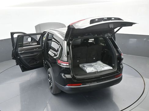 New 2025 Jeep Grand Cherokee L Limited w/ Black Appearance Package image 66