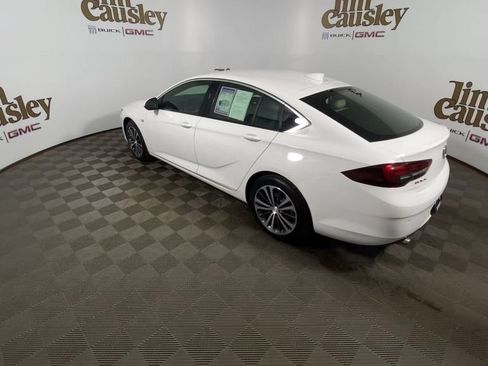 Used 2018 Buick Regal Essence w/ Driver Confidence Package #1 AWD/4WD image 6