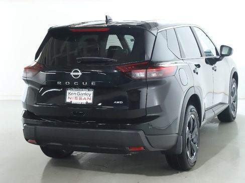 Certified 2026 Nissan Rogue SV image 45