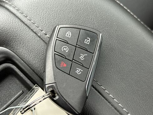 Certified 2023 Chevrolet Suburban Z71 w/ Luxury Package image 38