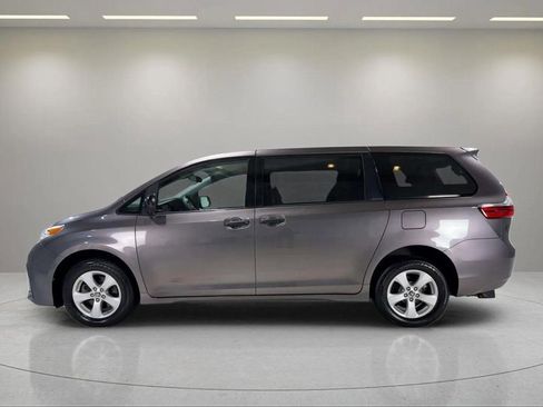 Used 2020 Toyota Sienna L image 15