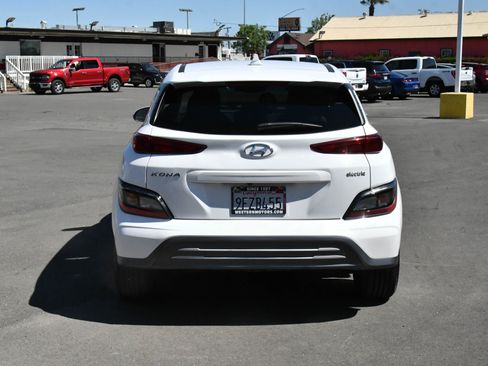 Used 2023 Hyundai Kona SE image 7
