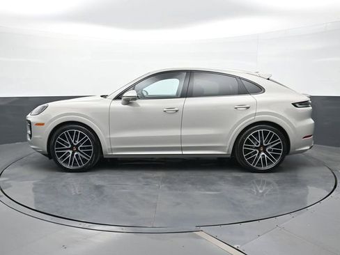 New 2026 Porsche Cayenne GTS AWD/4WD image 2