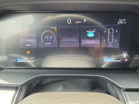 Used 2023 Jeep Grand Cherokee Laredo AWD/4WD image 19