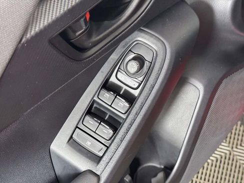 Certified 2025 Subaru Crosstrek 2.0i Premium image 18