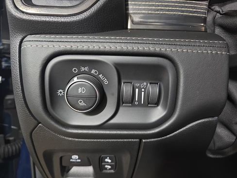 Used 2020 RAM 1500 Limited image 27