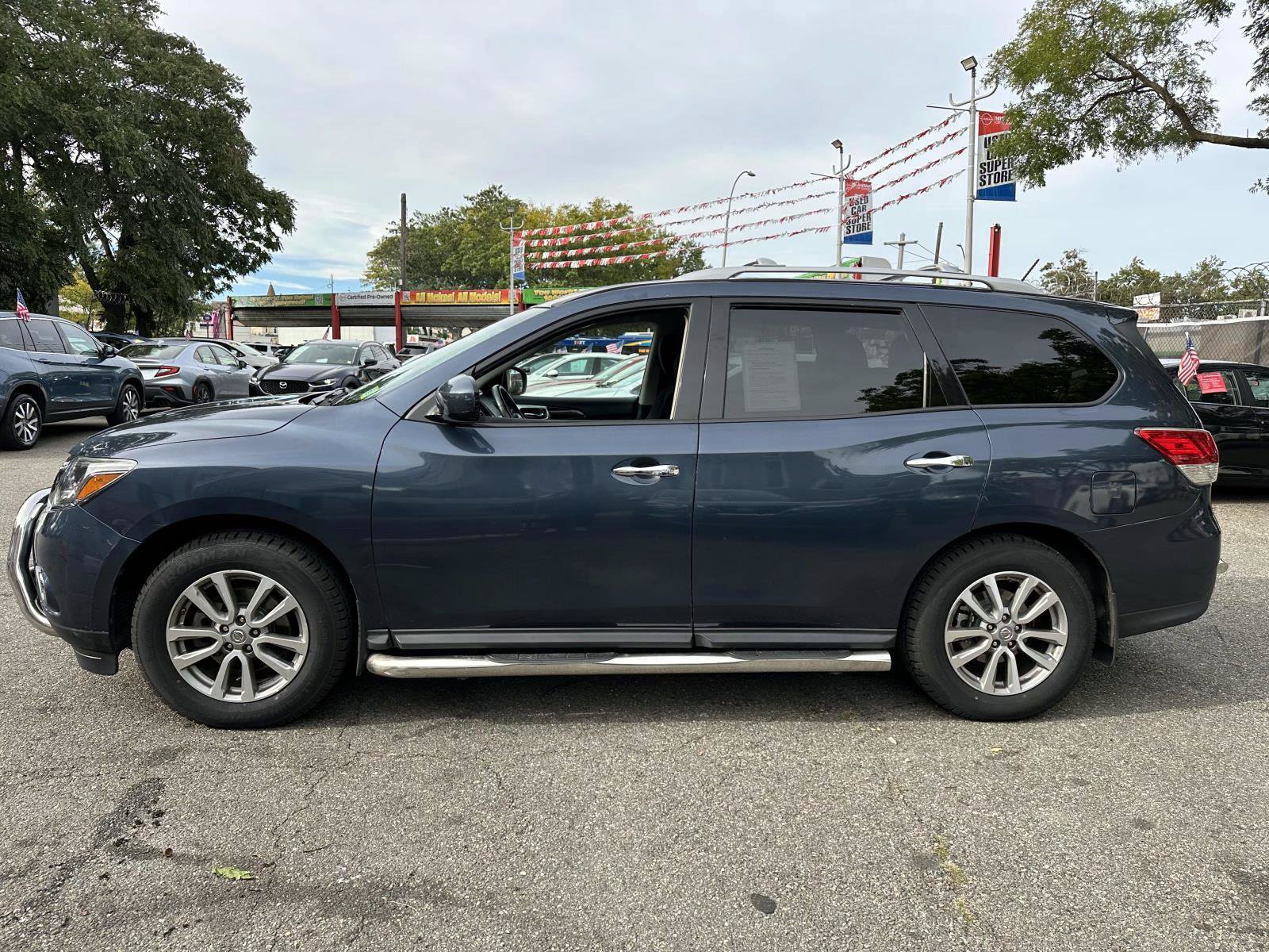 Used 2015 Nissan Pathfinder SV w/ Cargo Package FWD image 6