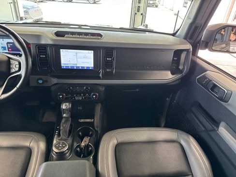 Used 2023 Ford Bronco Big Bend w/ Sasquatch Package AWD/4WD image 43