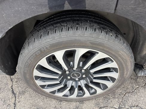 Certified 2022 Lincoln Navigator Black Label image 10