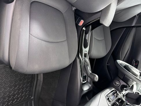 Used 2022 Toyota Corolla LE FWD image 22