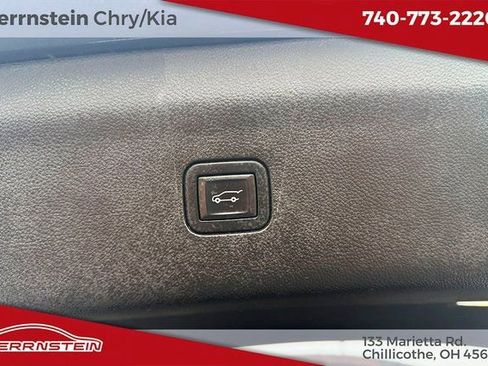 Used 2021 Buick Enclave Essence image 24
