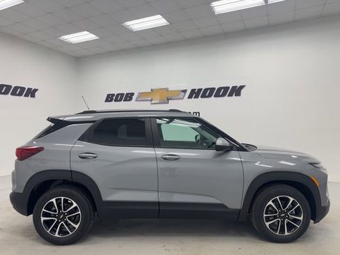 New 2026 Chevrolet TrailBlazer LT w/ LT Cold Weather Package FWD image 4