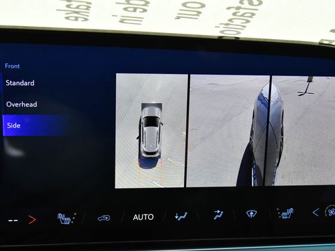 Used 2025 Chevrolet Equinox EV LT w/ Convenience Package FWD image 25