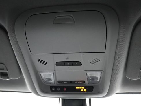 Used 2022 Chevrolet Blazer LT image 23