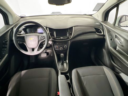 Used 2018 Chevrolet Trax LS image 28