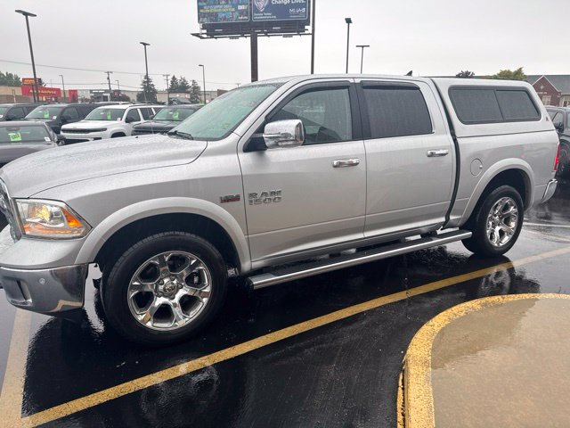 Used 2017 RAM 1500 Laramie w/ Convenience Group AWD/4WD image 3