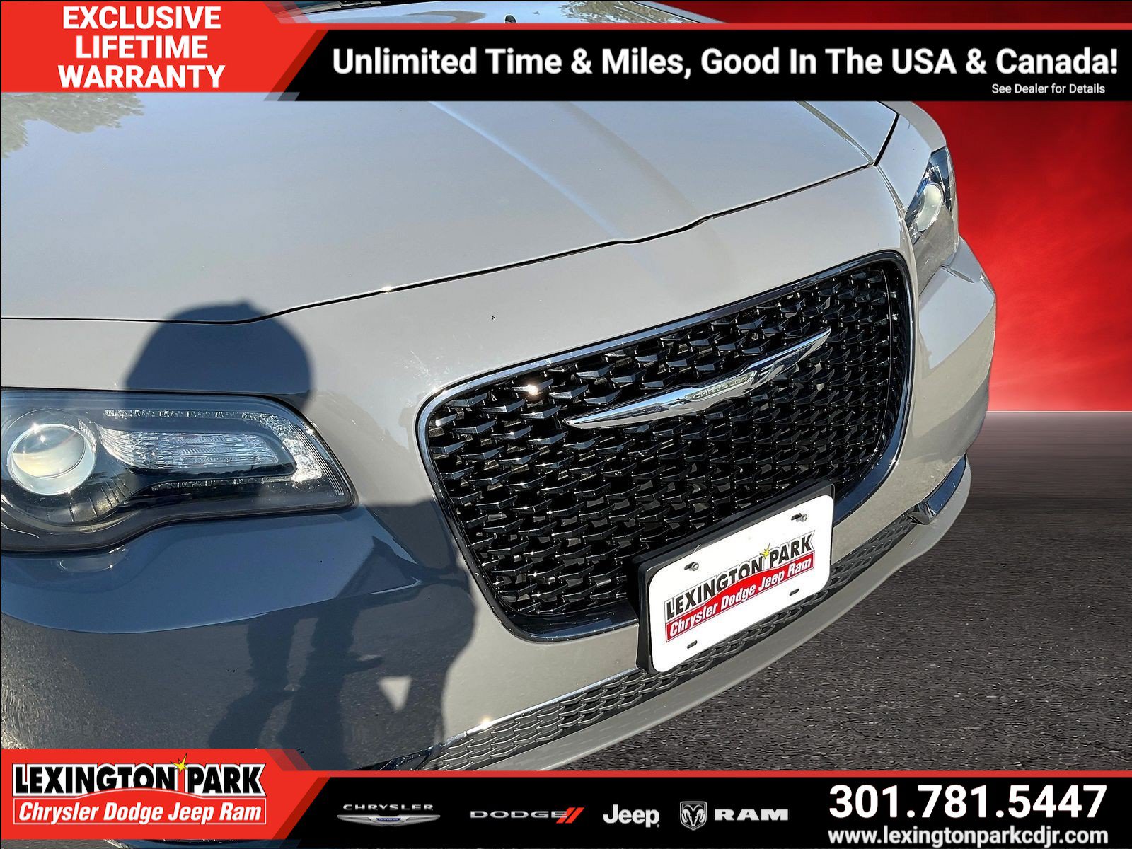 Used 2018 Chrysler 300 S RWD image 32