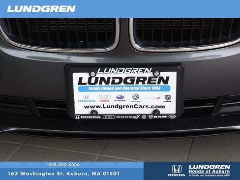 Used 2018 BMW 320i xDrive Sedan w/ Convenience Package AWD/4WD image 32