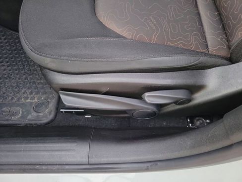 Used 2023 Jeep Renegade Latitude image 14