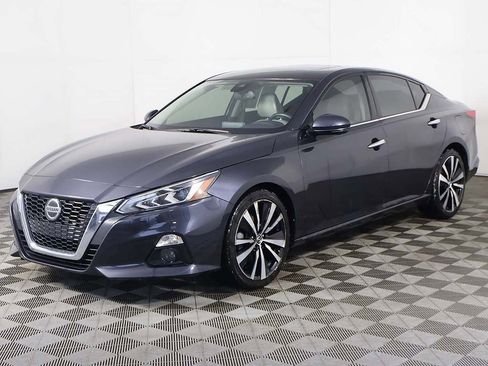 Used 2019 Nissan Altima 2.5 Platinum image 10