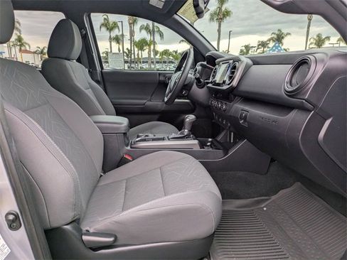 Used 2017 Toyota Tacoma TRD Off-Road image 20