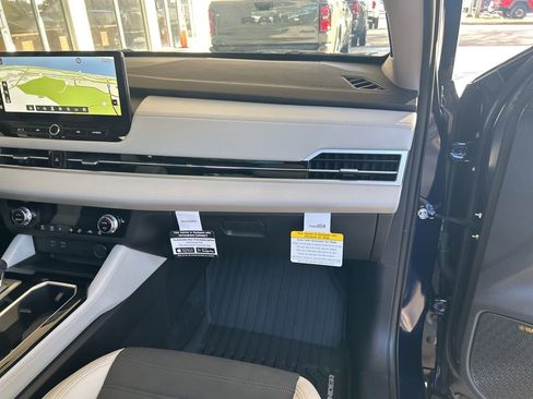 New 2026 Mitsubishi Outlander SE image 23