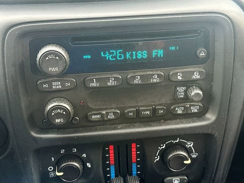Used 2008 Chevrolet TrailBlazer LT w/ Sun And Sound Package AWD/4WD image 14