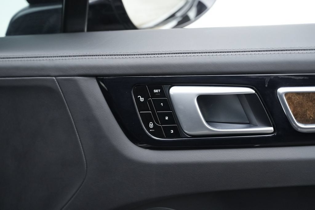 Used 2019 Porsche Cayenne Turbo AWD/4WD image 62