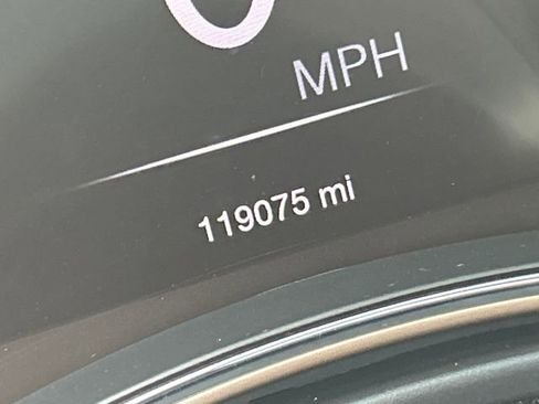 Used 2017 Jeep Grand Cherokee Limited image 17