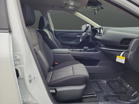 New 2026 Nissan Rogue SV w/ Cold Weather Package AWD/4WD image 27
