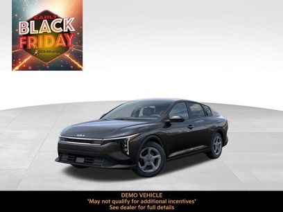 New 2025 Kia K4 LXS