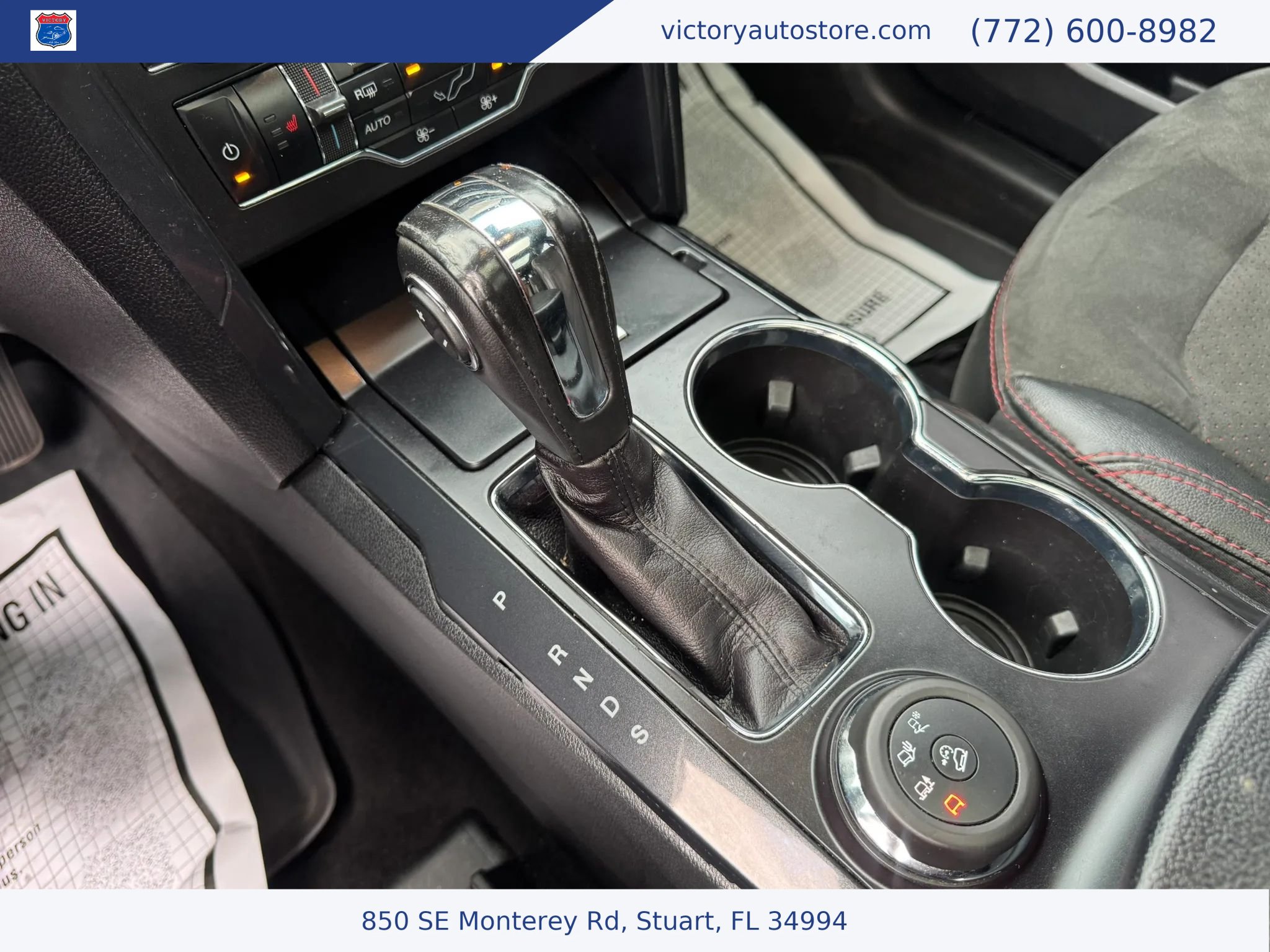 Used 2018 Ford Explorer XLT w/ Equipment Group 202A AWD/4WD image 37