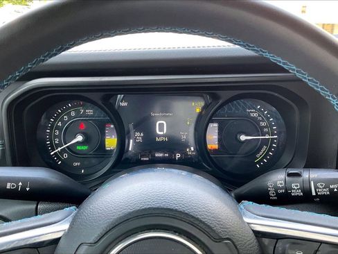 Used 2024 Jeep Wrangler High Altitude image 11