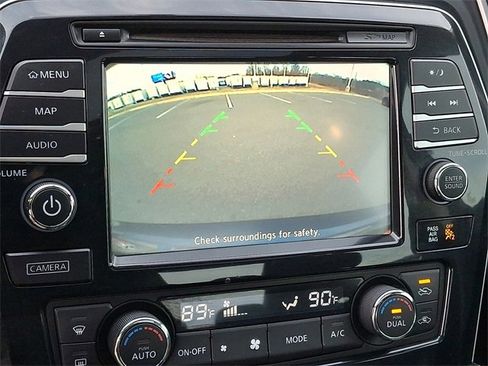 Used 2017 Nissan Maxima 3.5 SV image 16