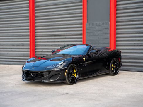 Used 2019 Ferrari Portofino image 1