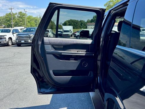 Used 2019 Ford Expedition Max XLT AWD/4WD image 16