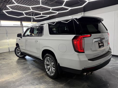 Used 2021 GMC Yukon XL Denali w/ Denali Ultimate Package AWD/4WD image 3
