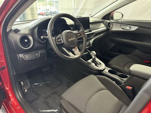 Used 2024 Kia Forte LXS image 8