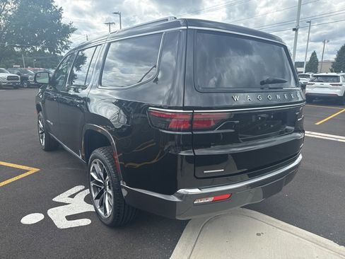 Used 2022 Jeep Wagoneer Series III w/ Premium Group I image 5