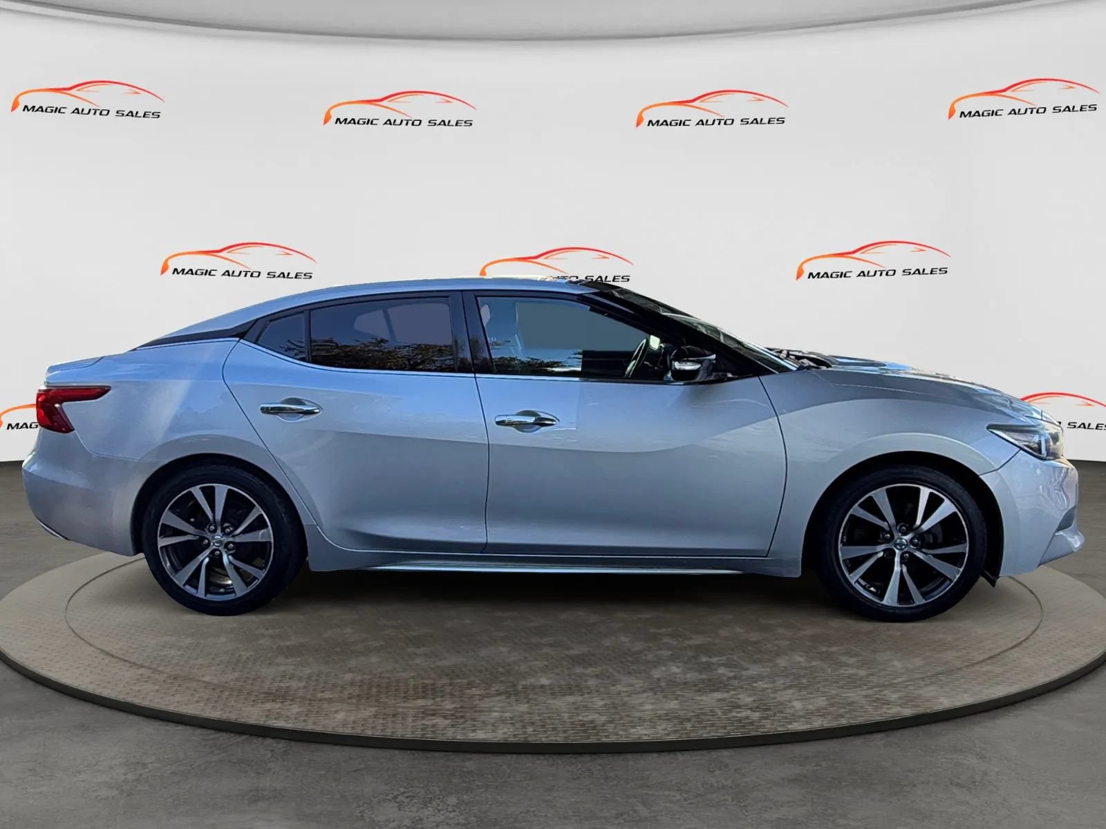 Used 2017 Nissan Maxima 3.5 SL FWD image 6