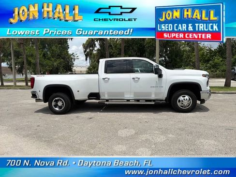 Used 2025 Chevrolet Silverado 3500 LTZ w/ LTZ Convenience Package AWD/4WD image 16