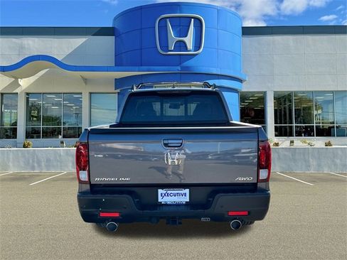 Used 2023 Honda Ridgeline RTL-E image 3