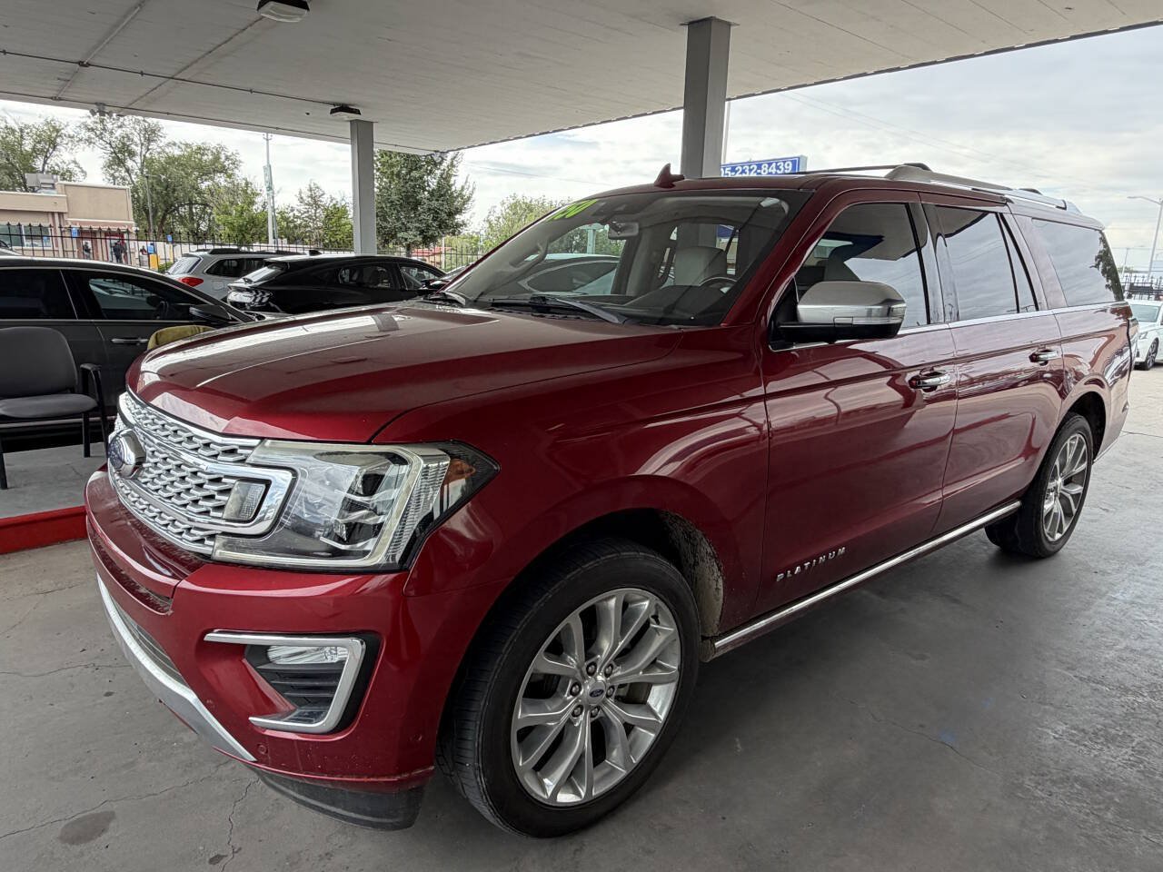 Used 2019 Ford Expedition Max Platinum RWD image 3