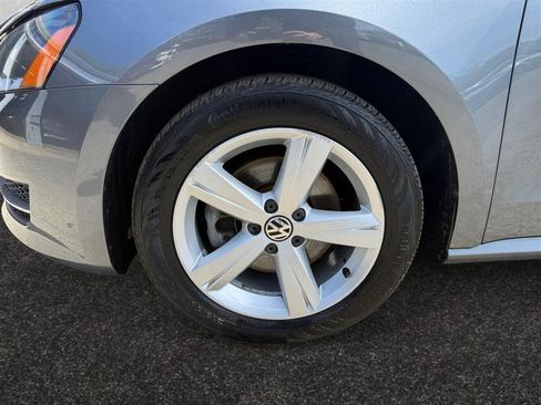 Used 2013 Volkswagen Passat TDI SE image 17