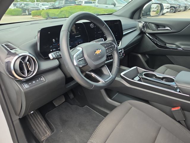 Used 2025 Chevrolet Equinox LT AWD/4WD image 13