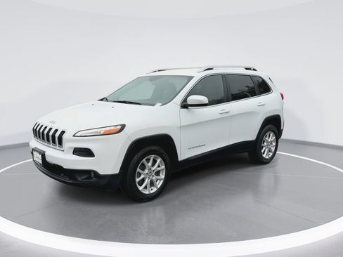 Used 2015 Jeep Cherokee Latitude AWD/4WD image 4