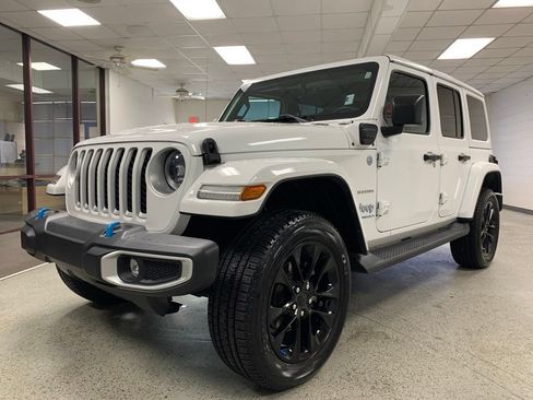 Used 2023 Jeep Wrangler Unlimited Sahara AWD/4WD image 2