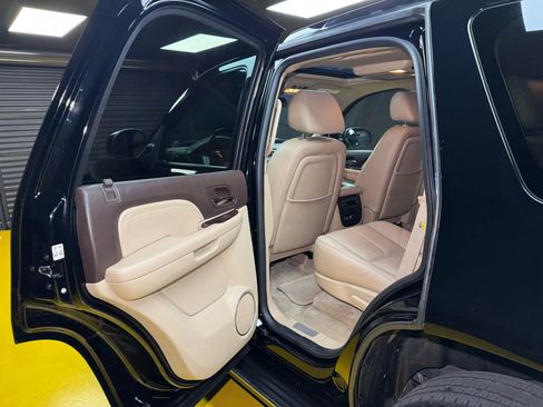 Used 2007 GMC Yukon Denali image 18